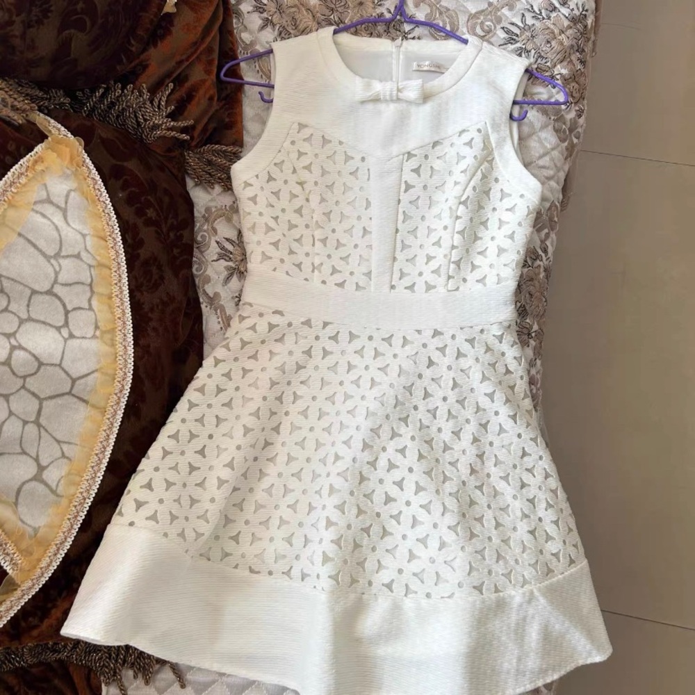 Elegant White Midi Dress